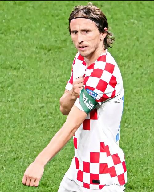 7连胜！随着维拉2-1绝杀阿森纳，英超最新积分榜出炉：曼城跌第3