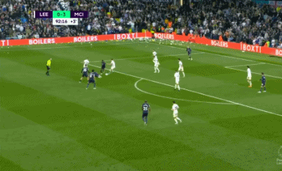 利物浦乱了！外媒：斯洛特将下课，萨拉赫会去沙特，范戴克施压