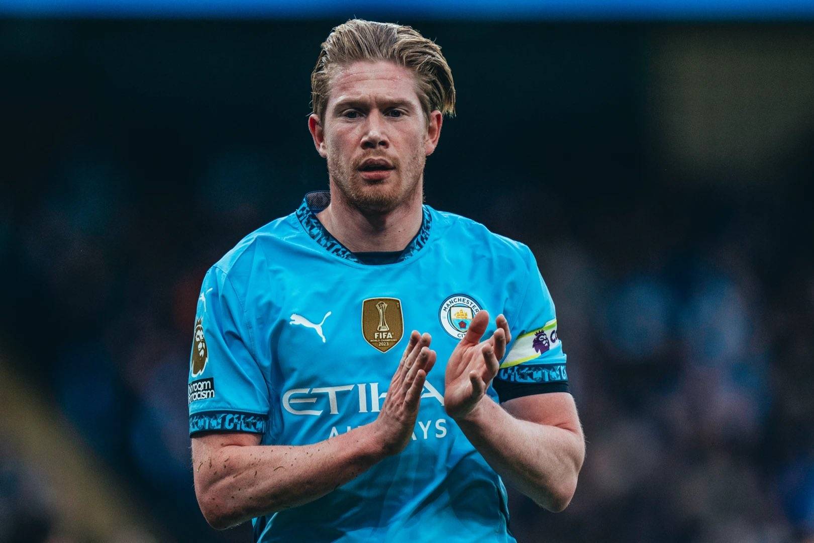 官方：英格兰名哨安东尼-泰勒将执法欧冠第4轮布鲁日vs巴萨